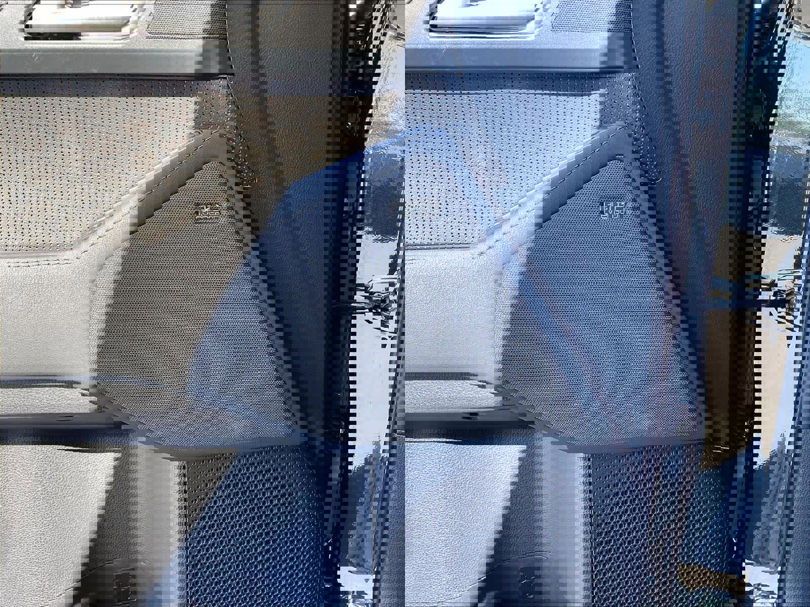 Used 2024 Lexus GX 550 Luxury w/ Accessory Package (2T) image 32