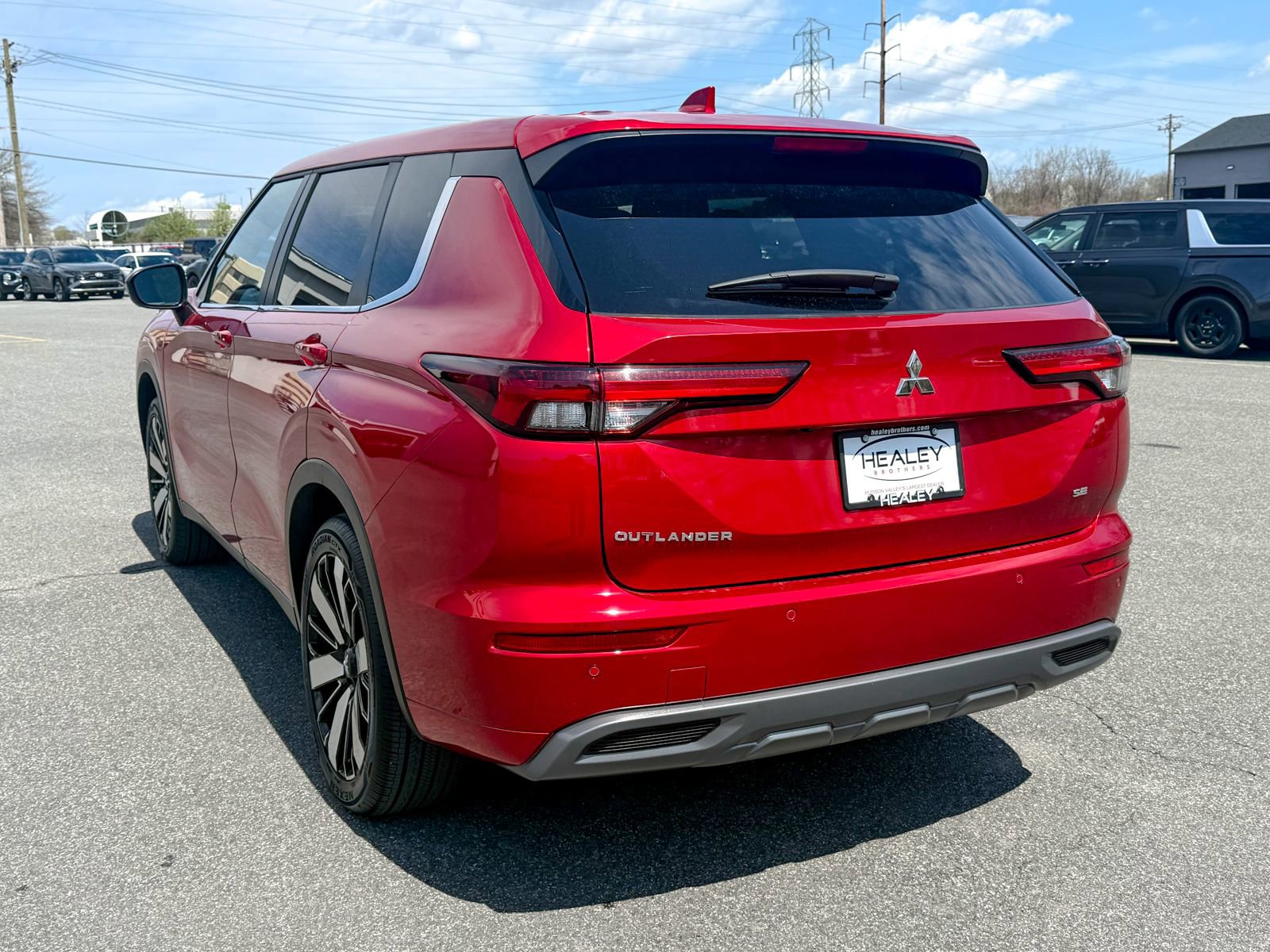 Used 2025 Mitsubishi Outlander SE image 5