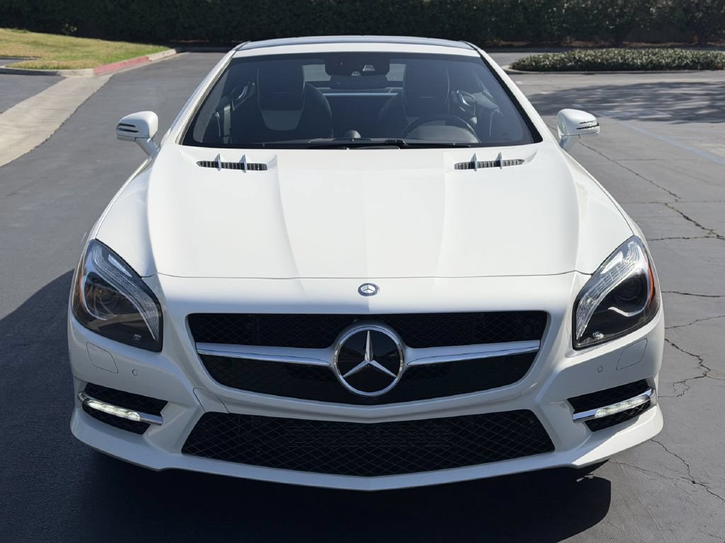 Used 2015 Mercedes-Benz SL 550 image 3