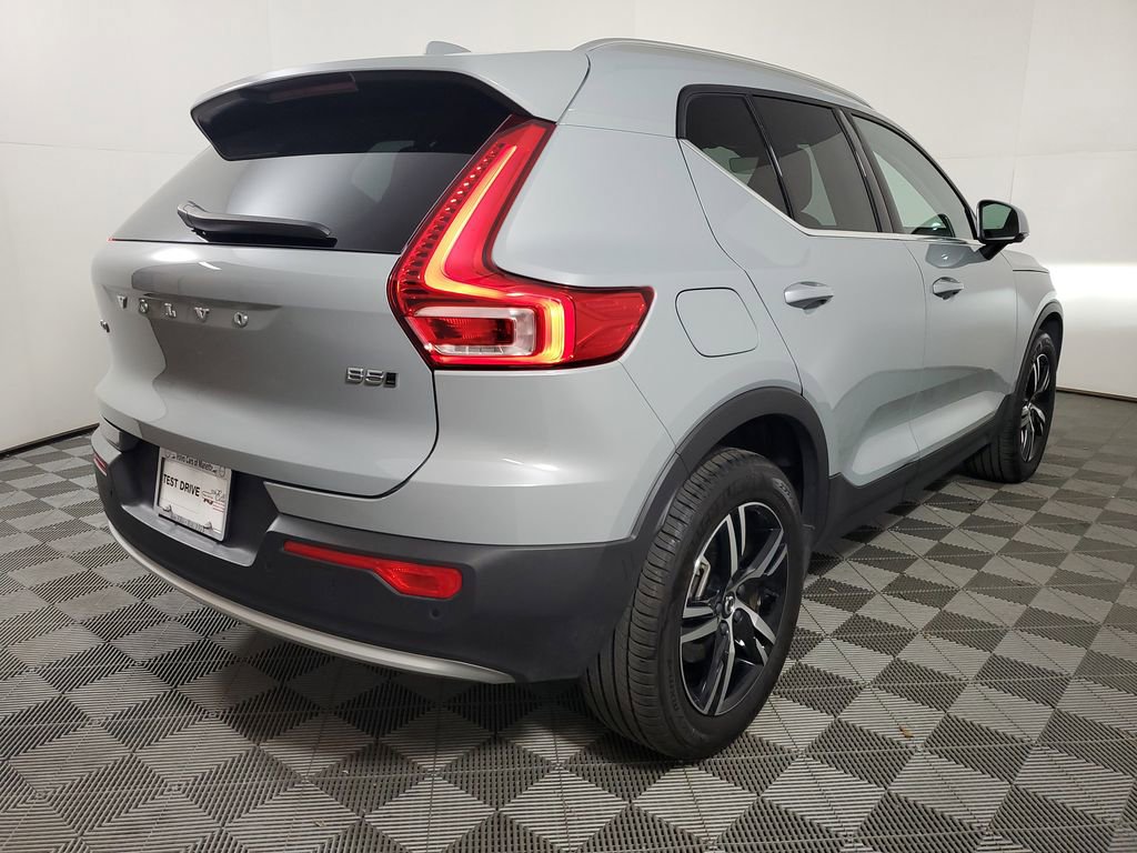 Certified 2025 Volvo XC40 B5 Core image 8