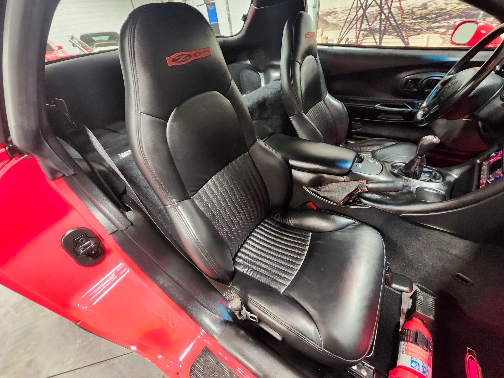 Used 2001 Chevrolet Corvette Z06 w/ Memory Pkg RWD image 27