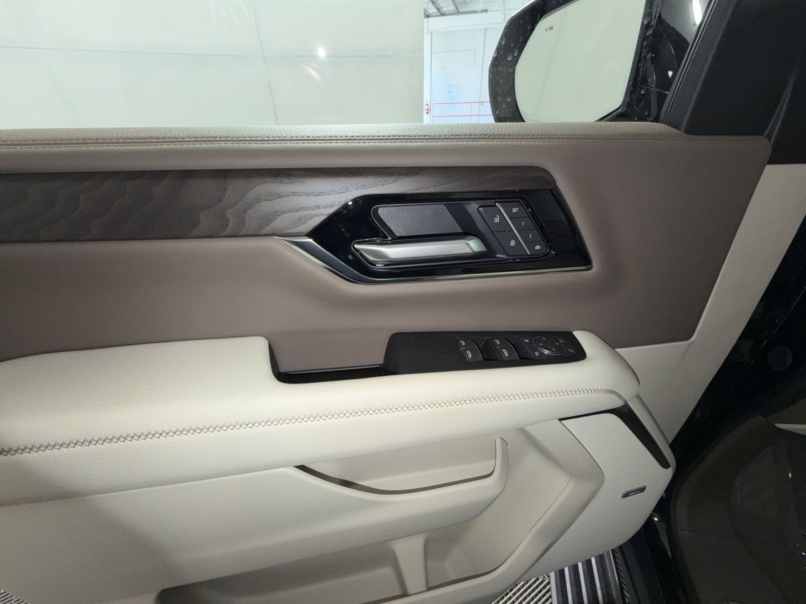 New 2026 GMC Yukon XL Denali w/ Denali Reserve Package image 15