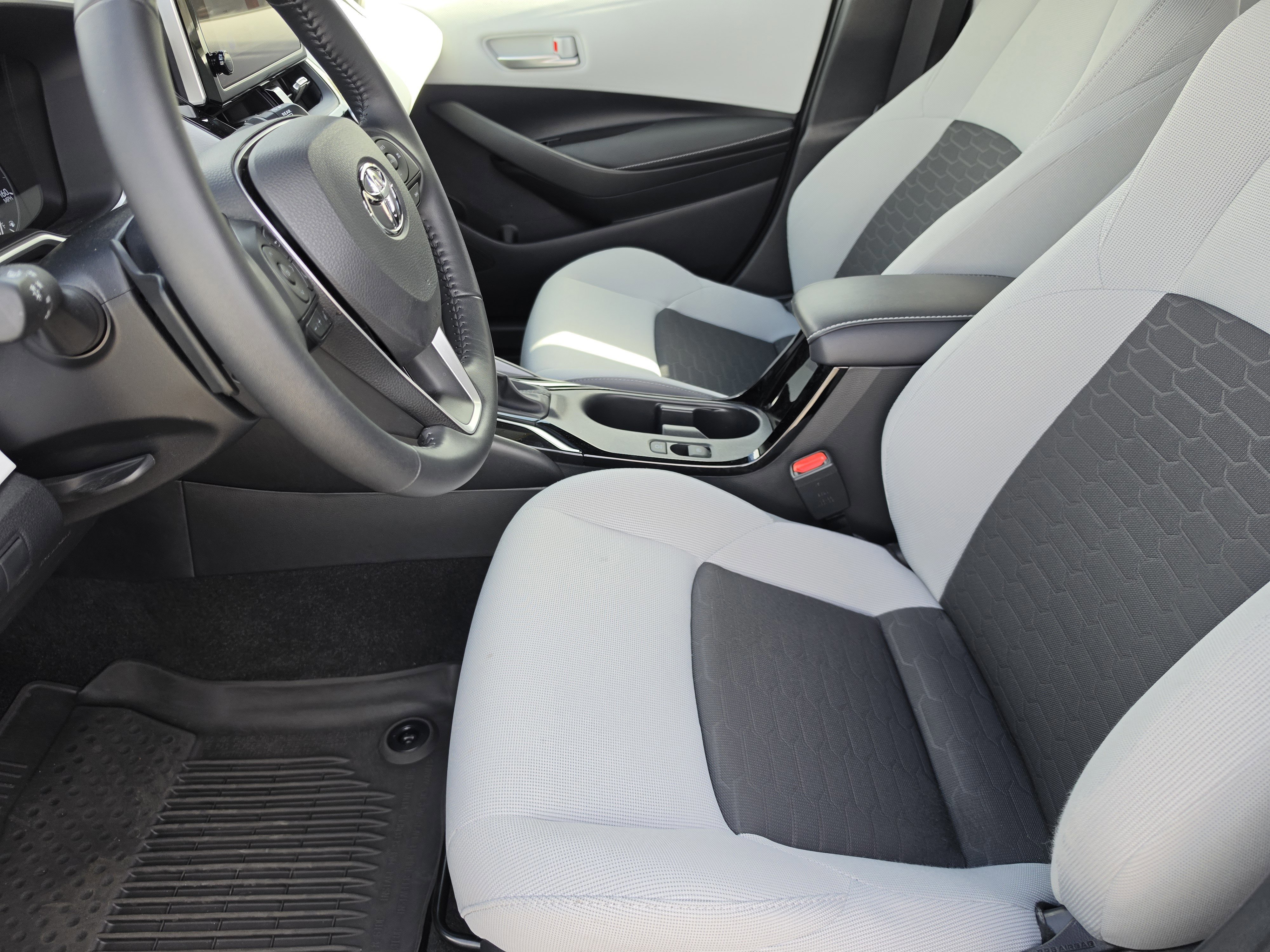 Used 2025 Toyota Corolla SE image 9