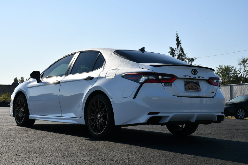 Used 2023 Toyota Camry SE FWD image 5