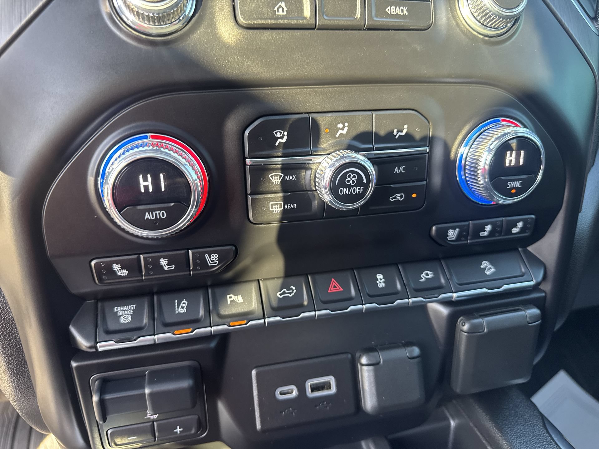 Certified 2023 GMC Sierra 2500 Denali AWD/4WD image 17
