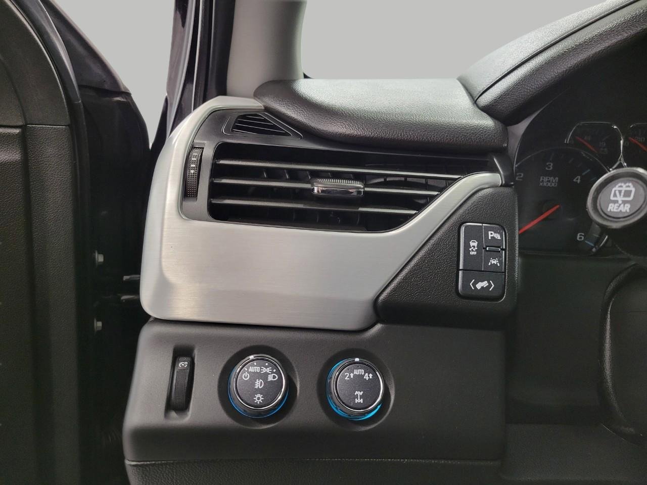 Used 2020 GMC Yukon XL SLT w/ Open Road Package image 11