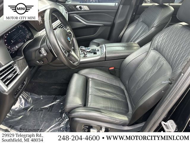 Used 2022 BMW X7 M50i w/ Executive Package image 24
