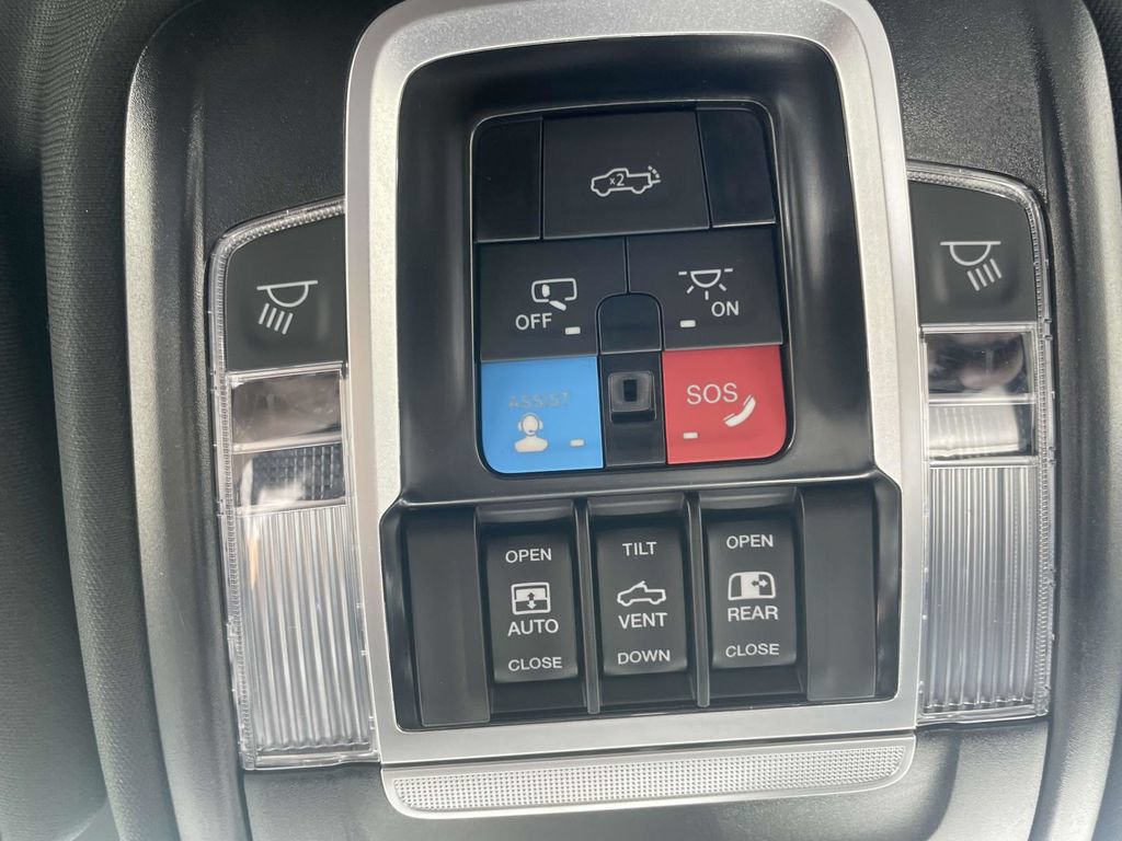 New 2026 RAM 2500 Laramie AWD/4WD image 40