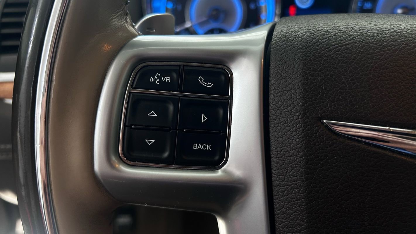 Used 2013 Chrysler 300 C Luxury Series w/ Beats Audio Group AWD/4WD image 11