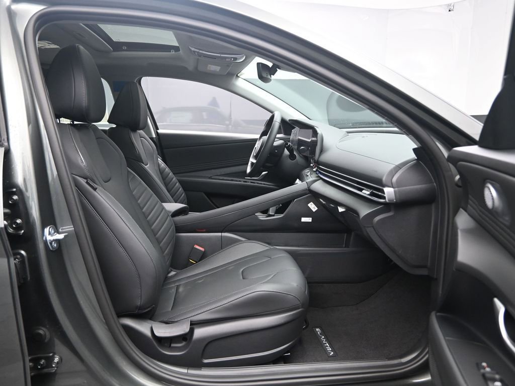 New 2026 Hyundai Elantra Limited FWD image 31