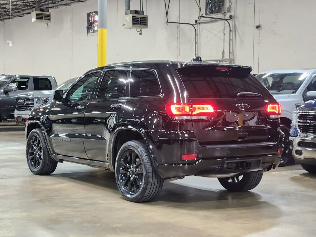 Used 2020 Jeep Grand Cherokee Altitude AWD/4WD image 7