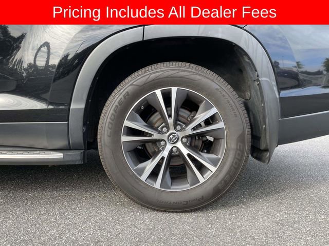 Used 2019 Toyota Highlander LE AWD/4WD image 9