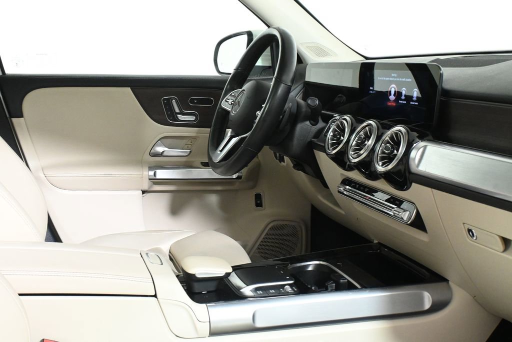 Used 2022 Mercedes-Benz GLB 250 4MATIC image 32