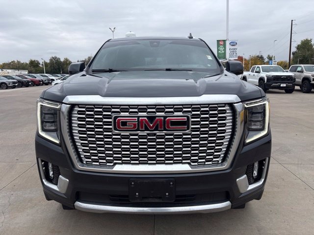 Used 2022 GMC Yukon Denali w/ Denali Premium Package AWD/4WD image 2