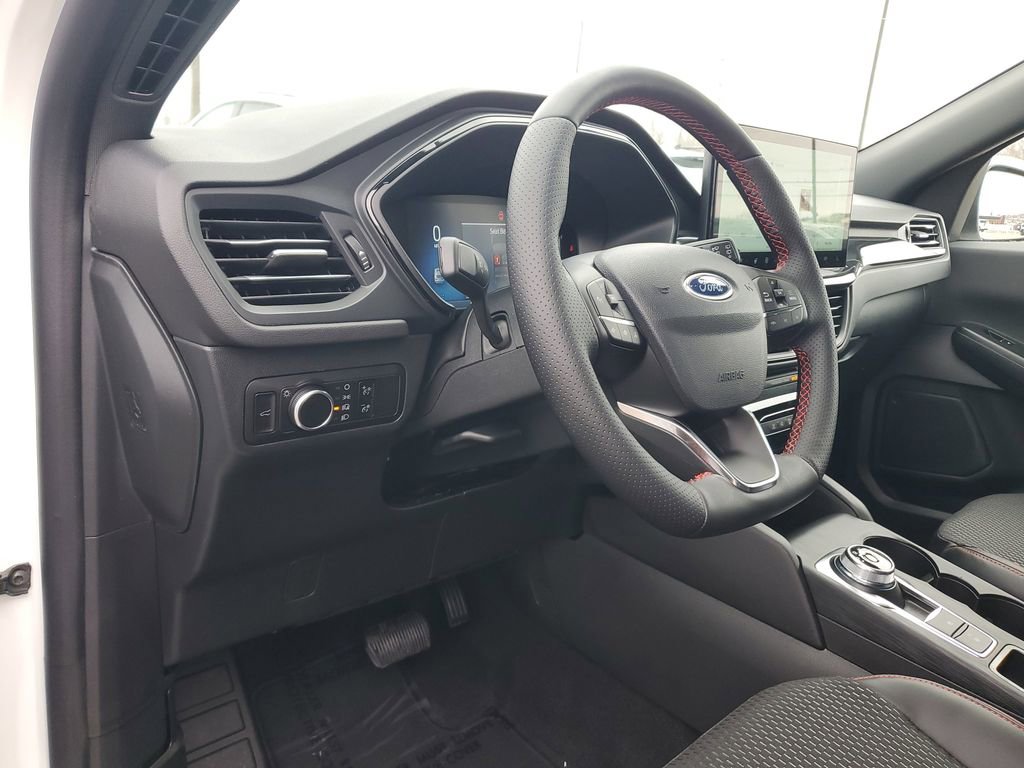 New 2026 Ford Escape ST-Line w/ Tech Pack #1 AWD/4WD image 17