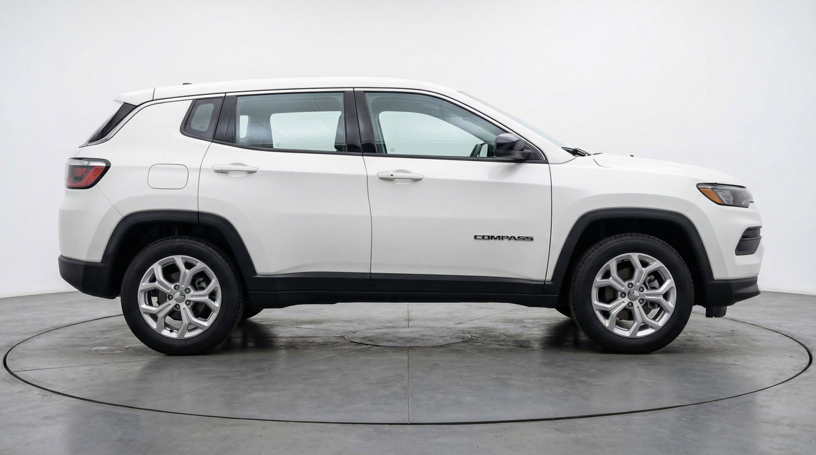 Used 2025 Jeep Compass Latitude AWD/4WD image 9