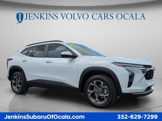 Used 2025 Chevrolet Trax LT w/ Driver Confidence Package image 1