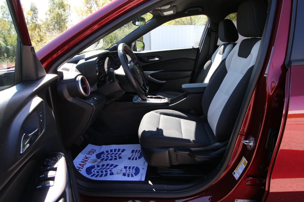 Used 2024 Chevrolet Trax RS w/ Driver Confidence Package FWD image 15