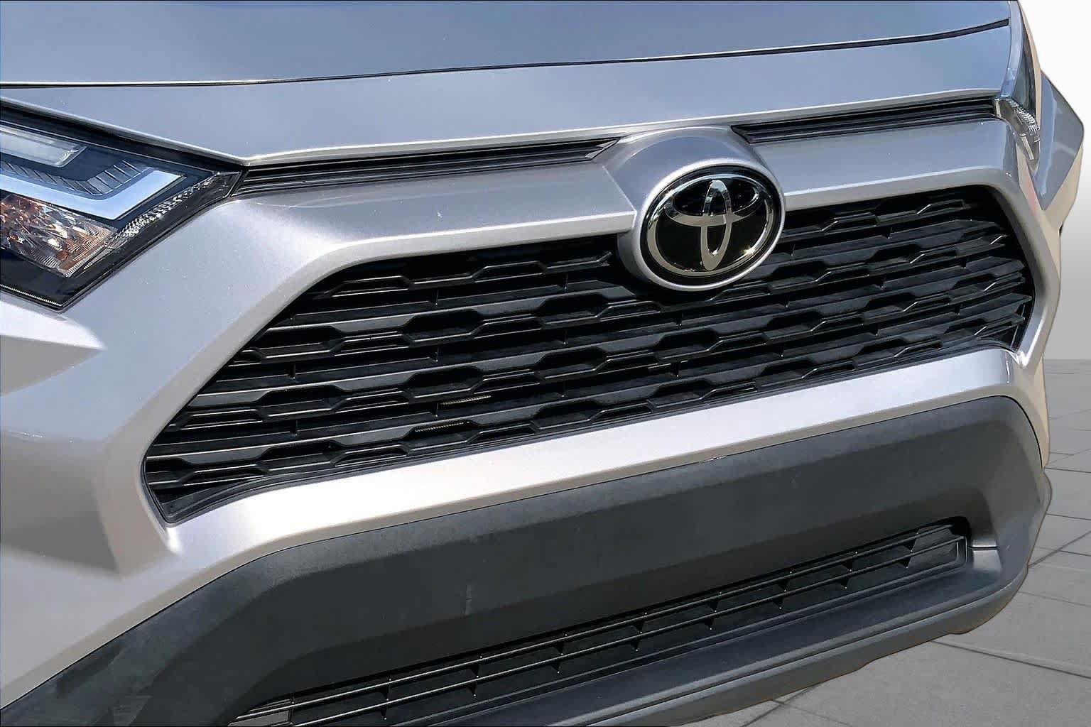 Used 2023 Toyota RAV4 XLE FWD image 61