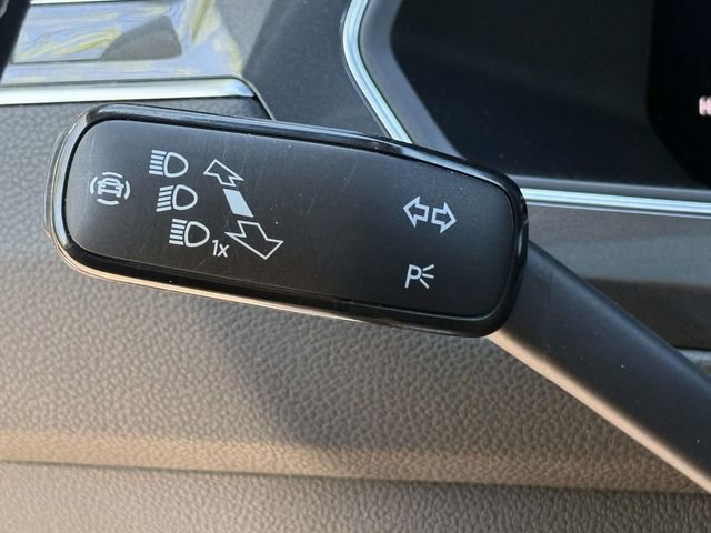 Used 2022 Volkswagen Tiguan SE w/ Panoramic Sunroof Package AWD/4WD image 22