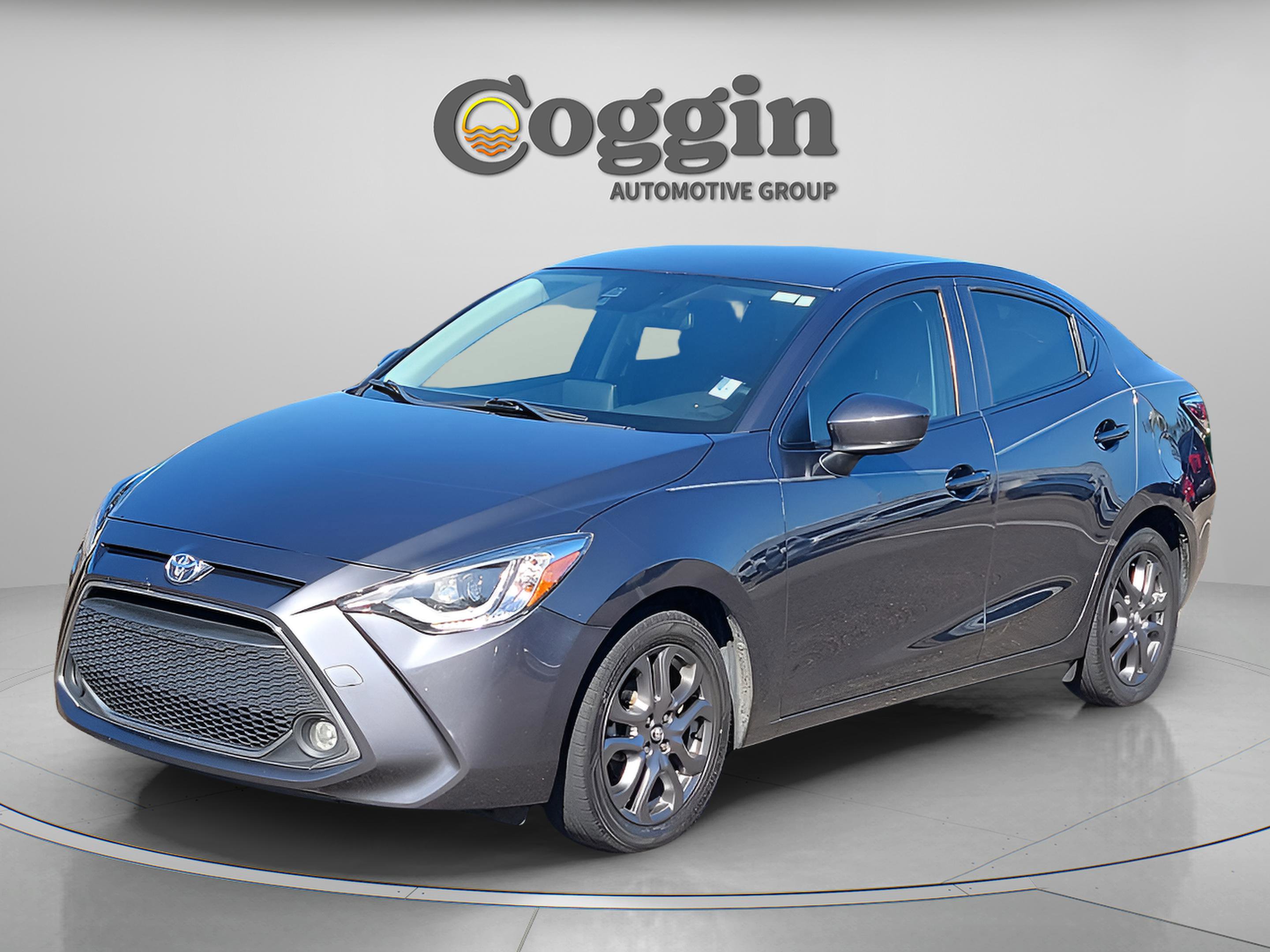 Used 2019 Toyota Yaris XLE video 2