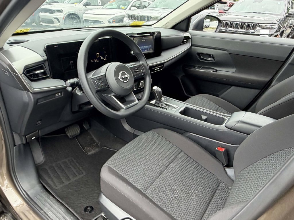 Used 2025 Nissan Kicks S w/ Interior Electronics Package AWD/4WD image 15