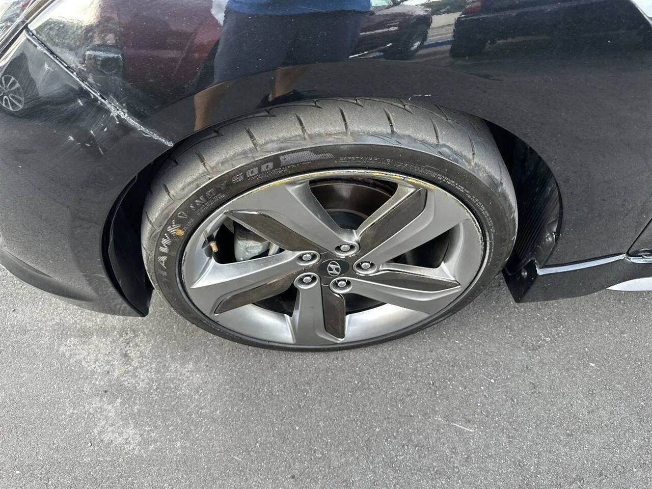 Used 2014 Hyundai Veloster Turbo image 9