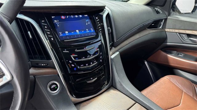 Used 2018 Cadillac Escalade ESV Premium Luxury image 28