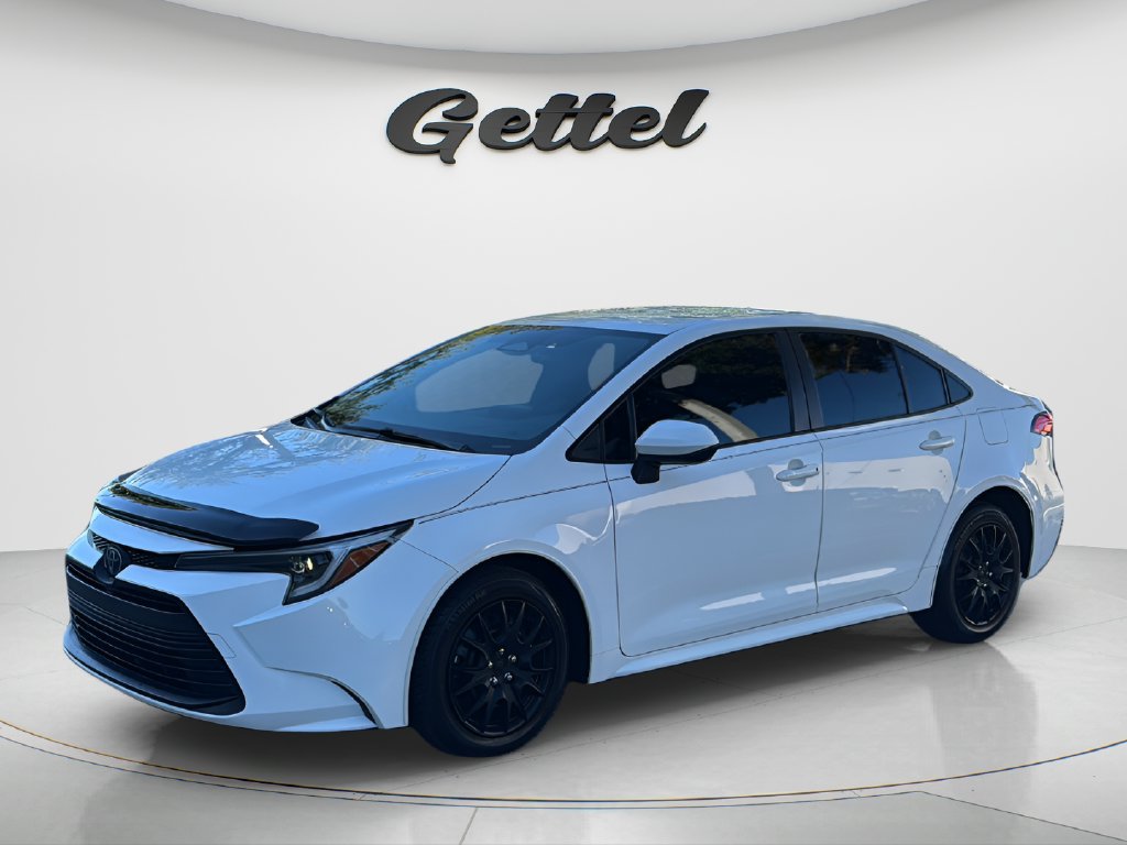 Used 2023 Toyota Corolla LE FWD image 1