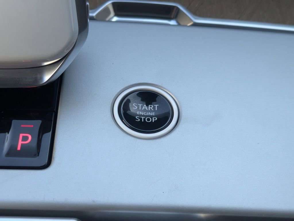 New 2026 Land Rover Range Rover SV AWD/4WD image 31