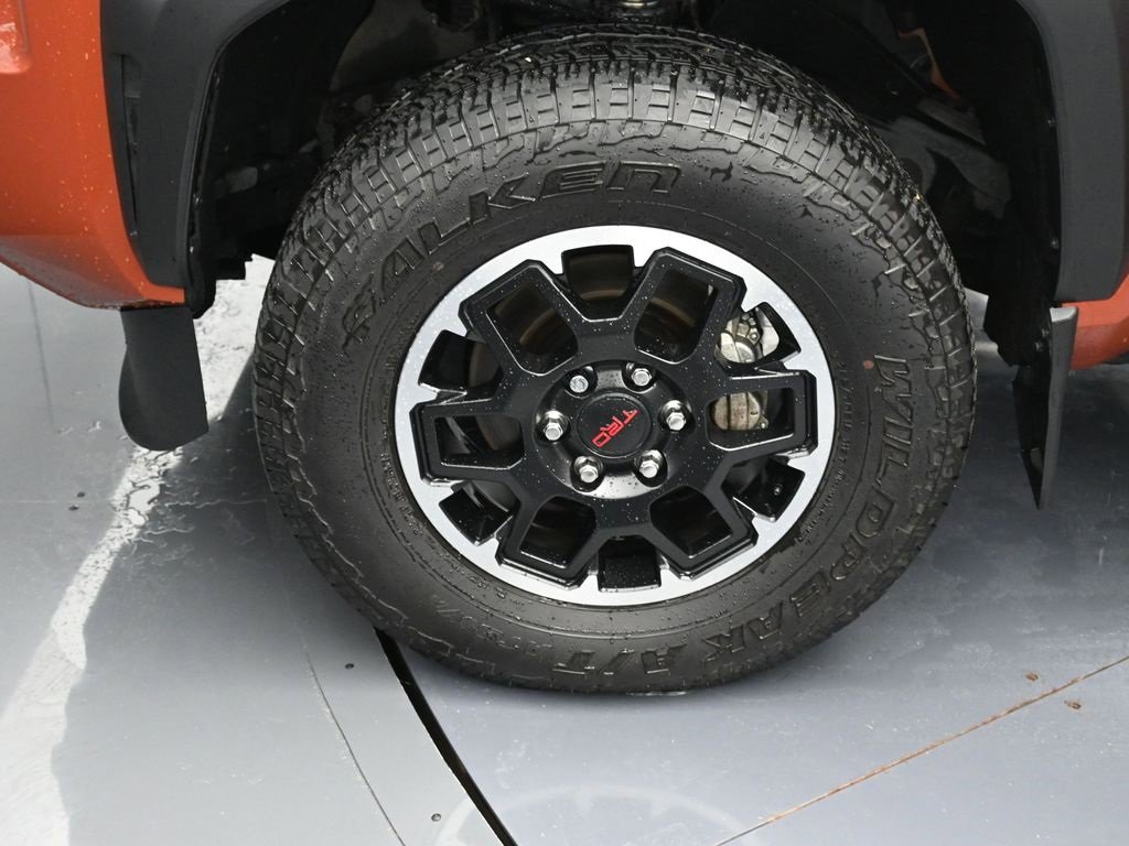Certified 2025 Toyota Tacoma TRD Off-Road image 23