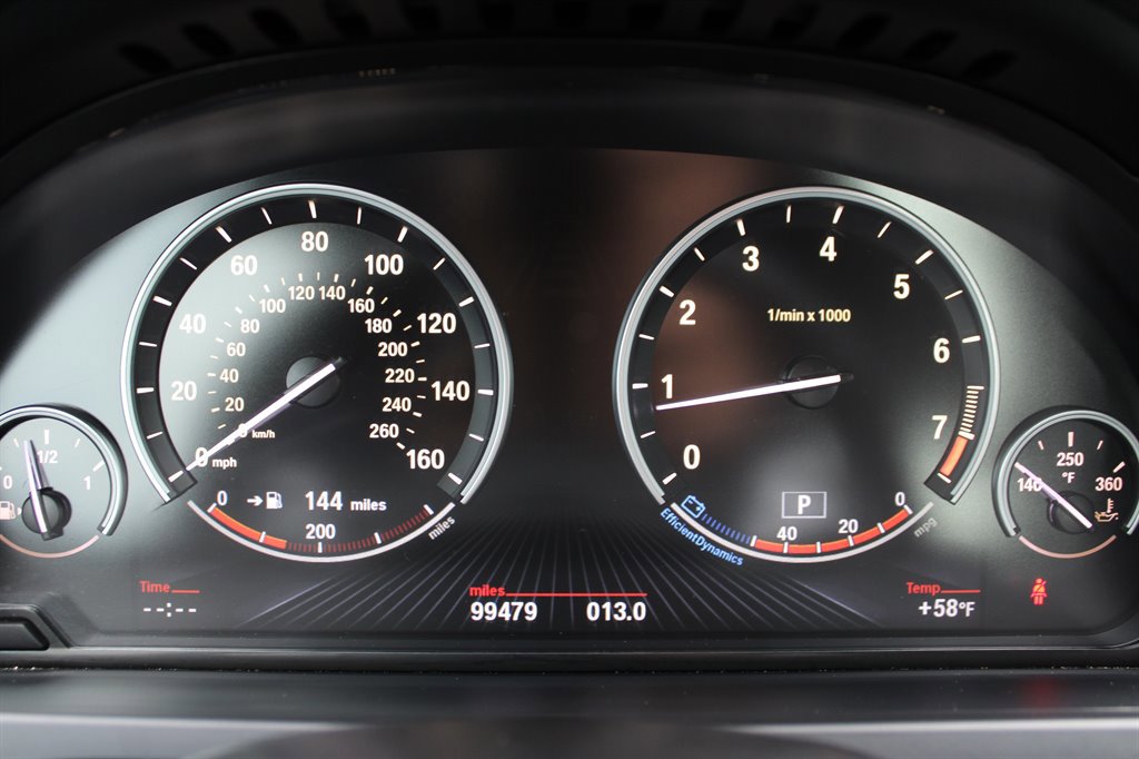 Used 2013 BMW 750i RWD image 21