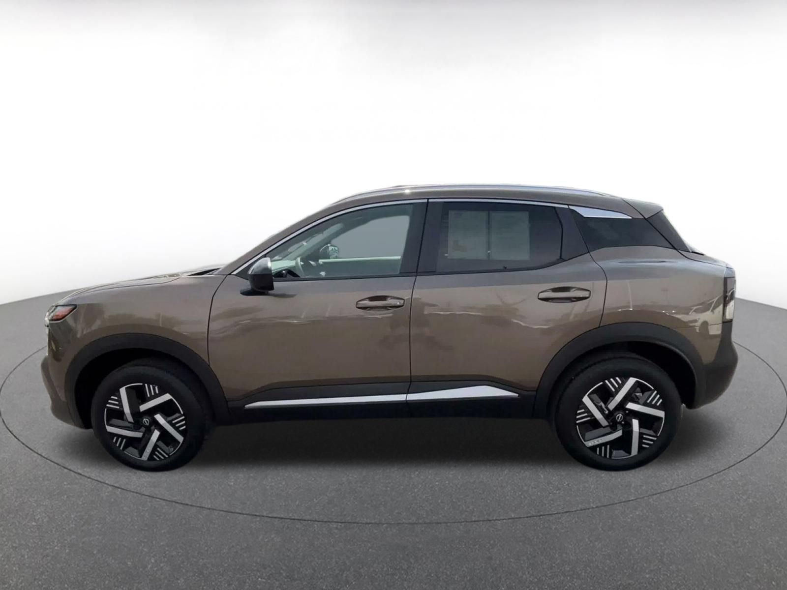 Used 2026 Nissan Kicks SV FWD image 8