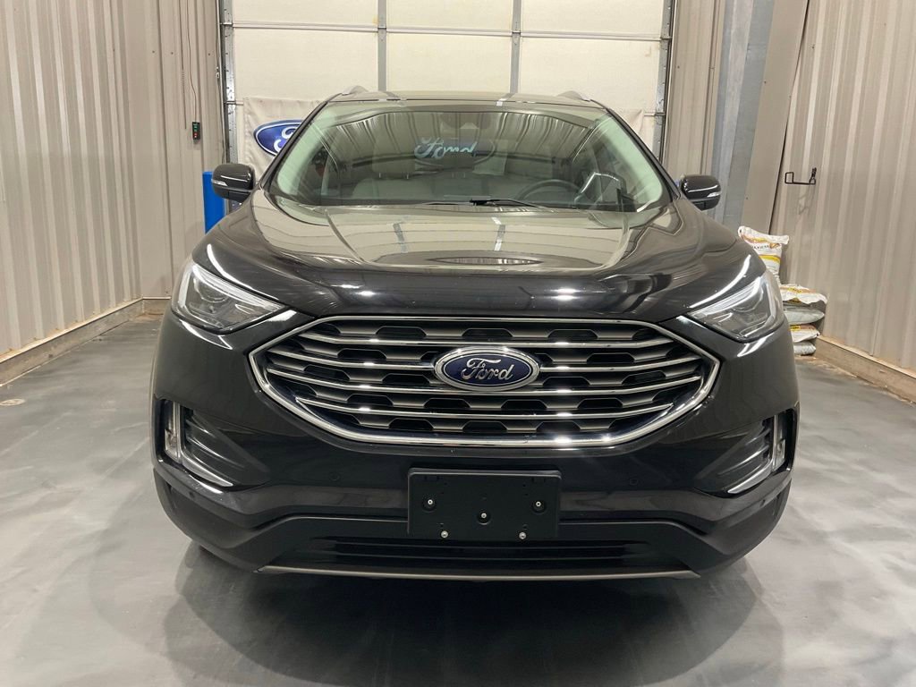 Used 2022 Ford Edge Titanium AWD/4WD image 2