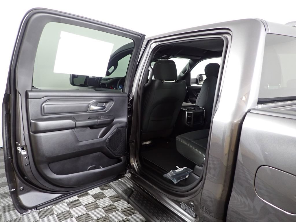 New 2026 RAM 1500 Express AWD/4WD image 32