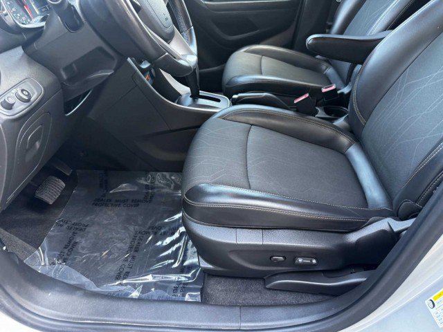 Used 2021 Chevrolet Trax LT w/ Driver Confidence Package AWD/4WD image 15