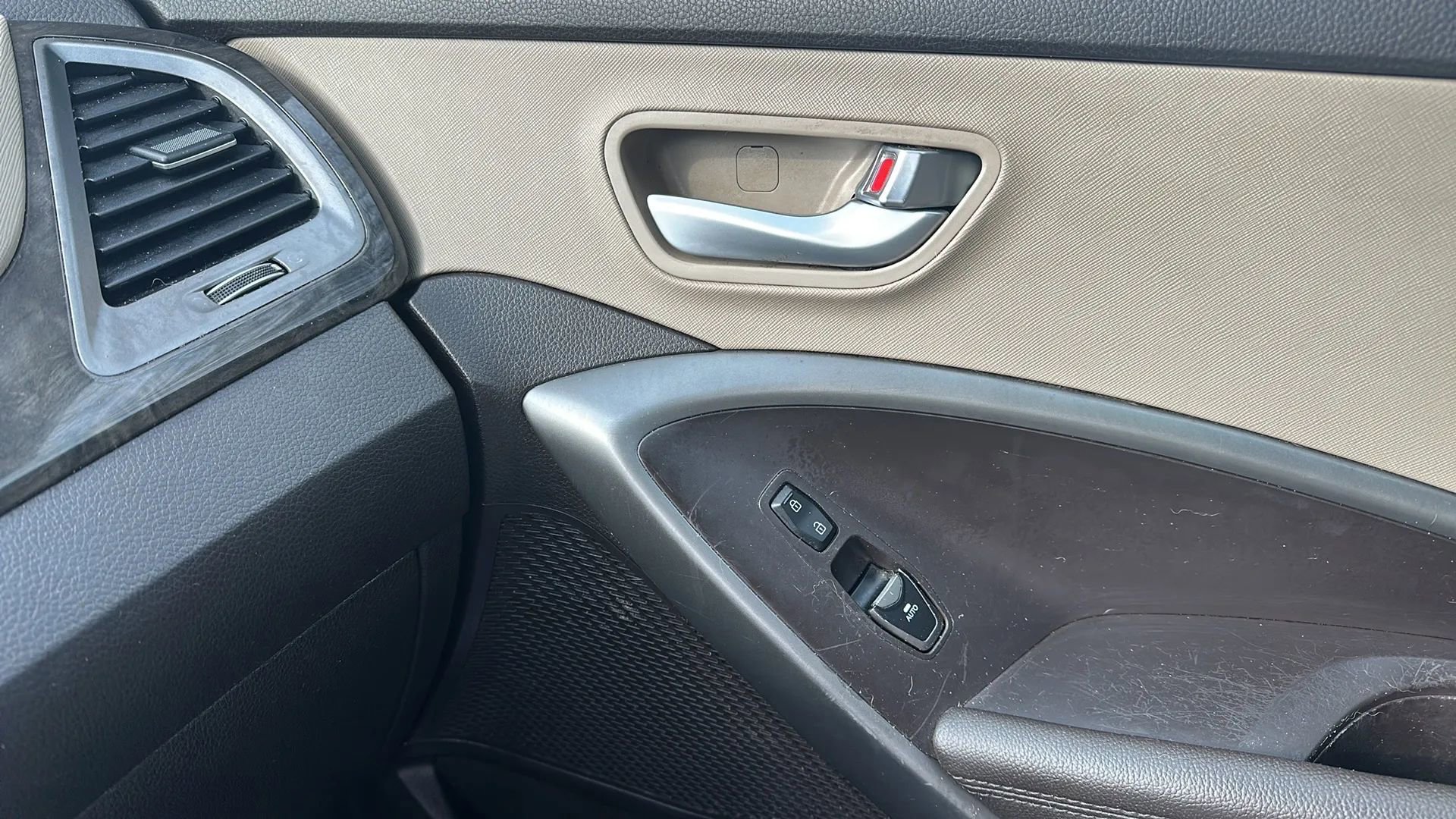 Used 2018 Hyundai Santa Fe SE image 39