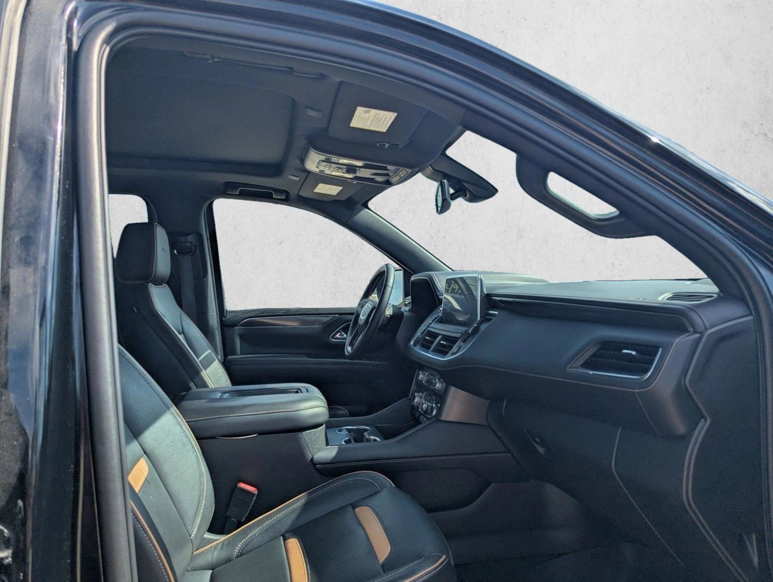Used 2021 GMC Yukon XL AT4 w/ AT4 Premium Plus Package AWD/4WD image 15