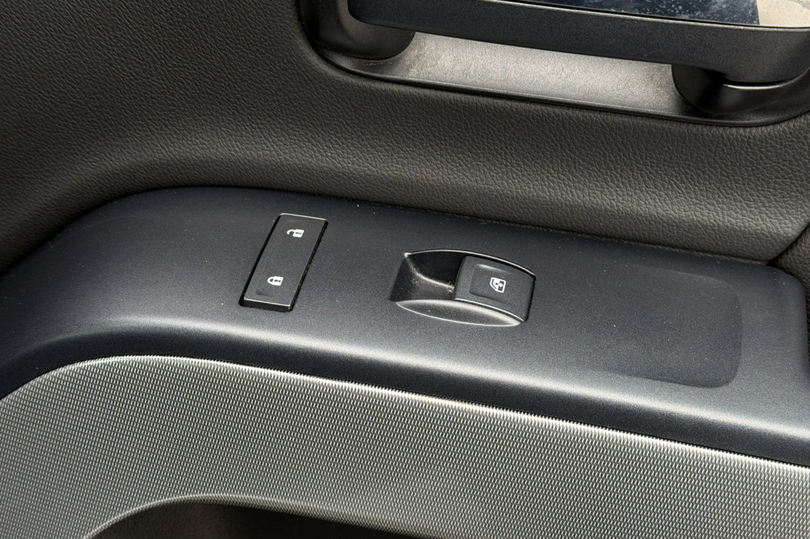 Used 2018 Chevrolet Silverado 1500 LT w/ All Star Edition image 21