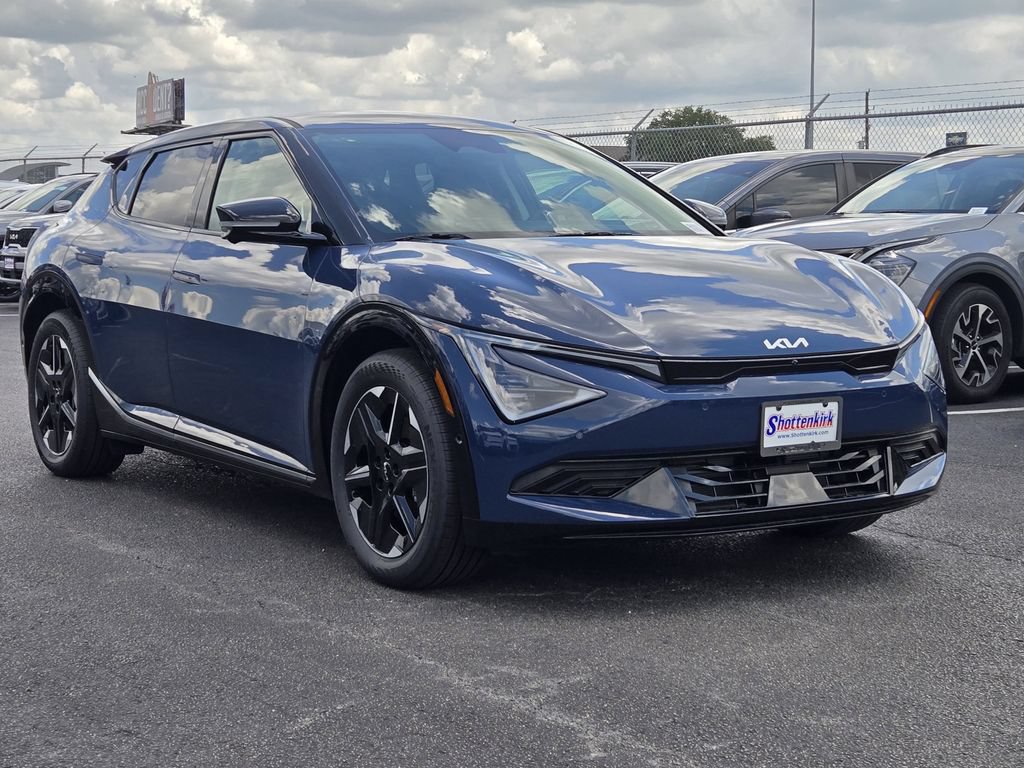 New 2025 Kia EV6 Wind RWD image 2