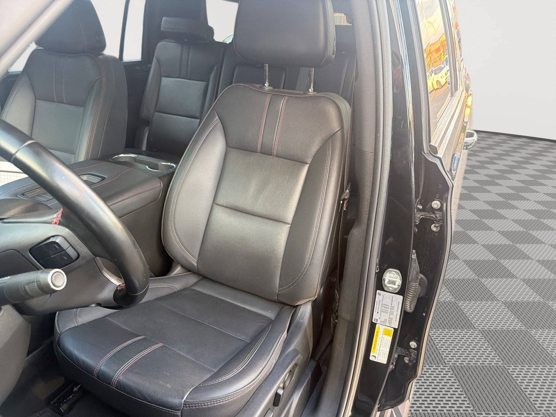 Used 2023 Chevrolet Suburban RST AWD/4WD image 13