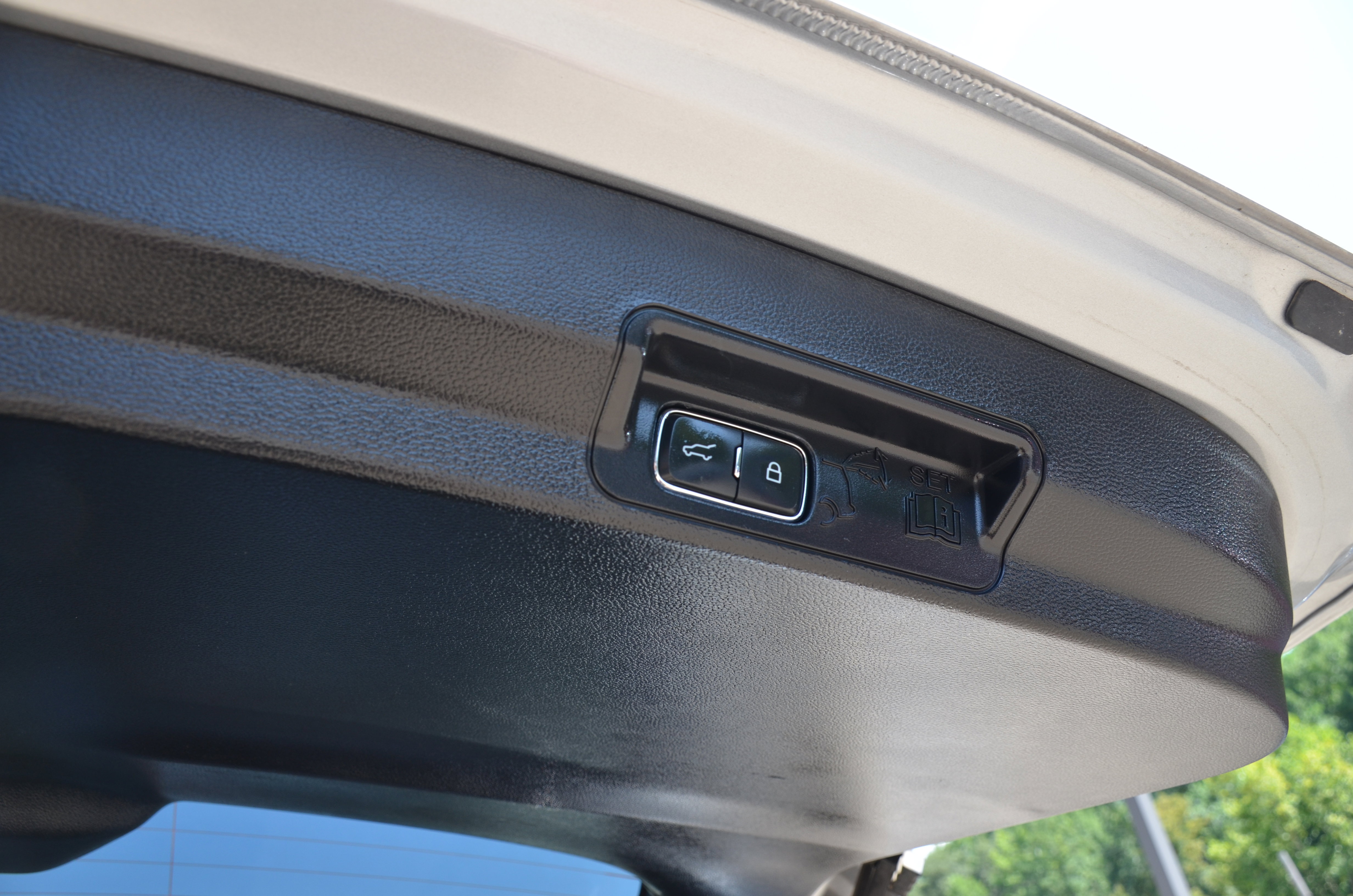 Used 2023 Ford Explorer XLT w/ Equipment Group 202A image 23