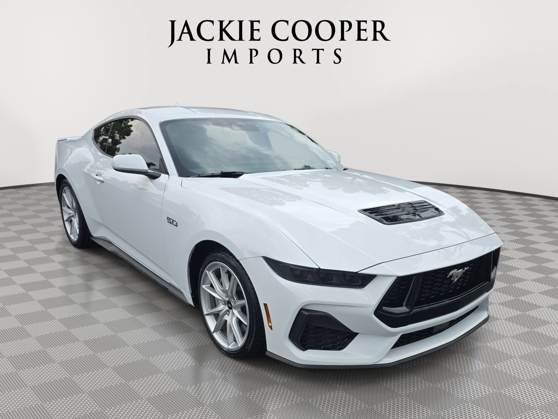 Used 2025 Ford Mustang GT Premium RWD image 3