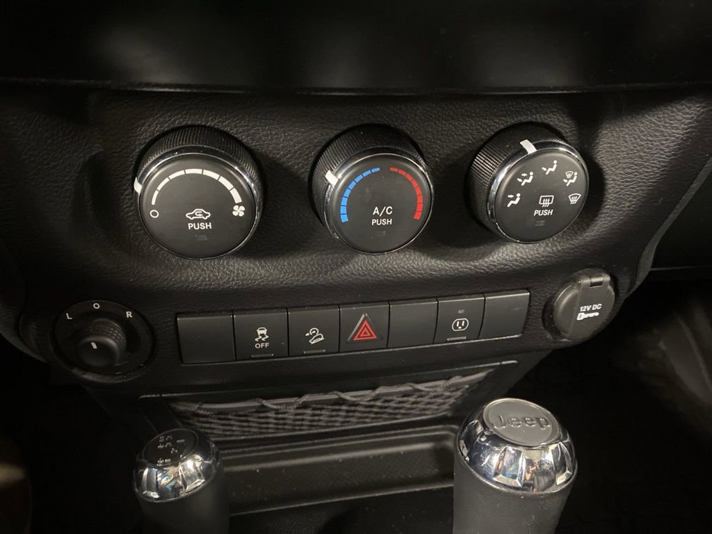 Used 2015 Jeep Wrangler Unlimited Sahara w/ Max Tow Package image 31