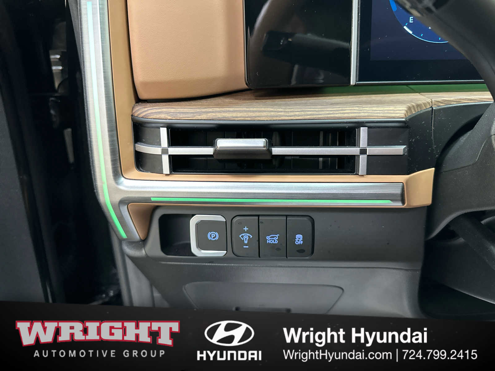 Used 2024 Hyundai Santa Fe Limited image 23