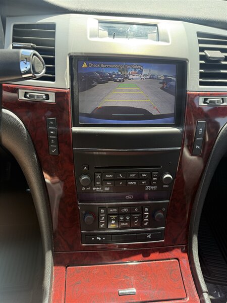Used 2013 Cadillac Escalade Premium AWD/4WD image 11