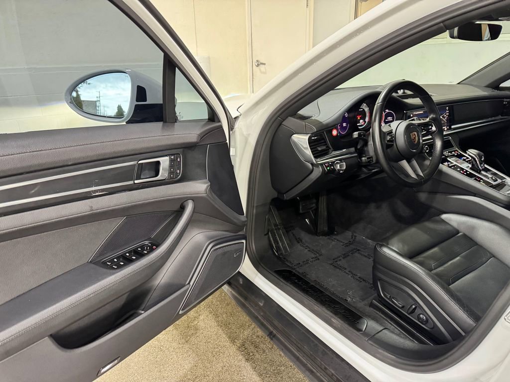 Used 2023 Porsche Panamera Platinum Edition w/ Sport Chrono Package RWD image 24