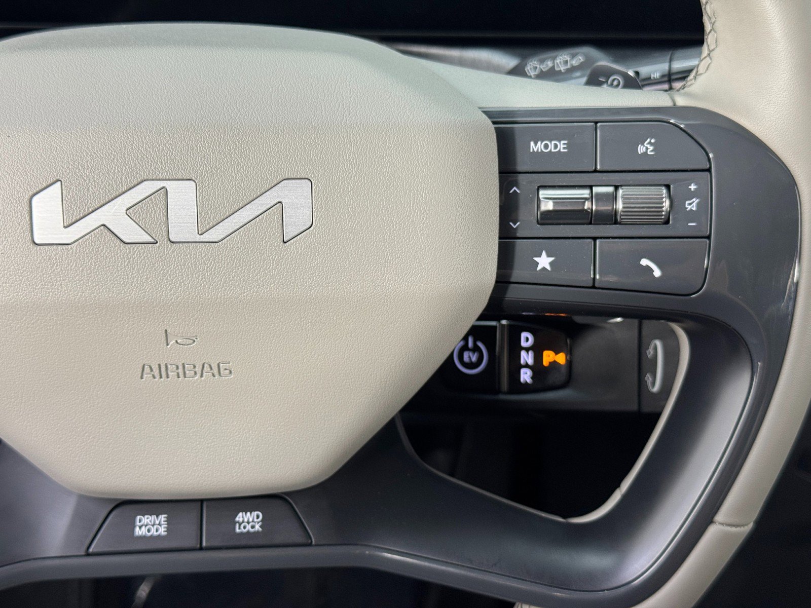 Used 2024 Kia EV9 Wind image 22