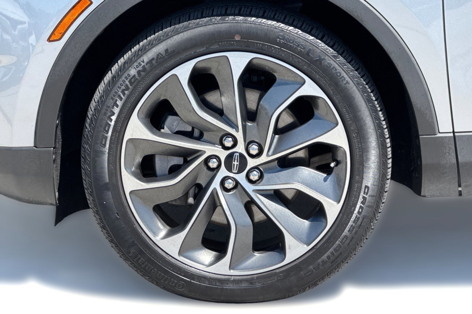 Used 2022 Lincoln Nautilus Reserve w/ Cargo Utility Package FWD image 11