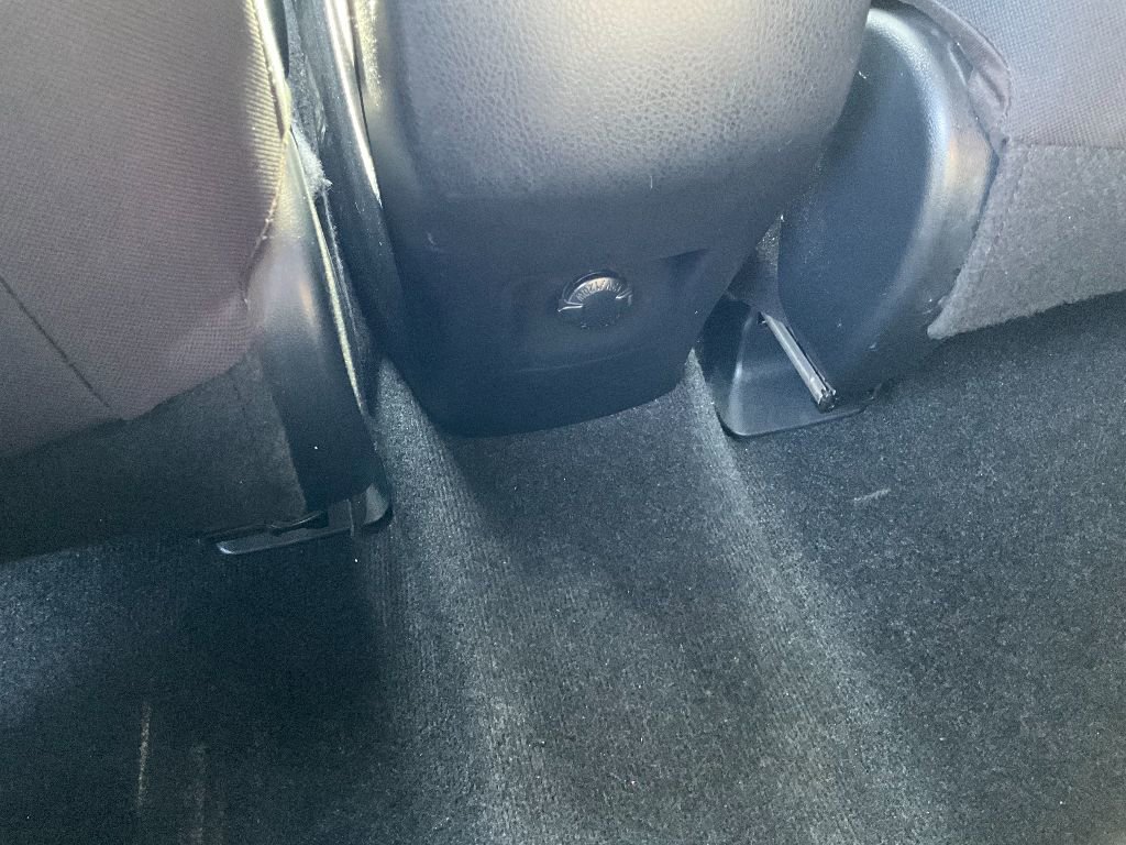 Used 2017 Toyota RAV4 LE image 31